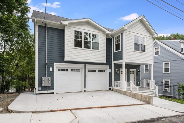 Attached, Exterior, Facade, Rowhouse