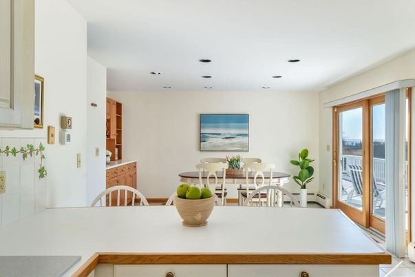 Dining room, Interior, Recessed Lighting