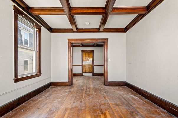 Empty room, Interior, Wooden Beams