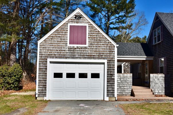 Attached, Detached Garage, Exterior, Facade, Brick Traditional