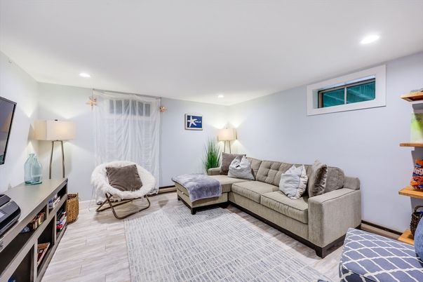 Interior, Living room, Recessed Lighting, Wood Texture Flooring