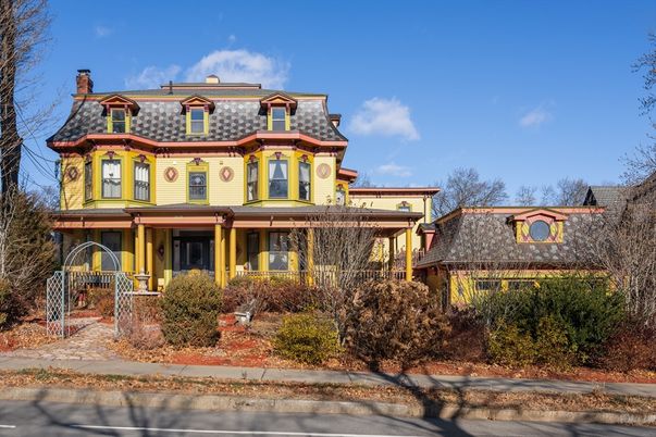 Exterior, Facade, Queen Anne Victorian