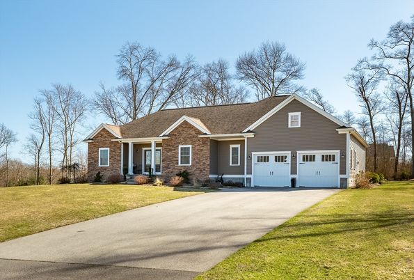 Attached, Exterior, Facade, Brick Facade, Ranch