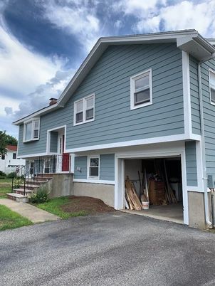 Attached, Exterior, Facade, Raised Ranch