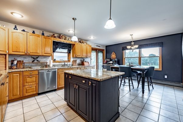 Dining room, Interior, Kitchen, Pendant Lights, Recessed Lighting, Stainless Steel Appliances