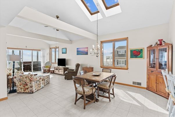 Chandelier, Dining room, Interior, Living room