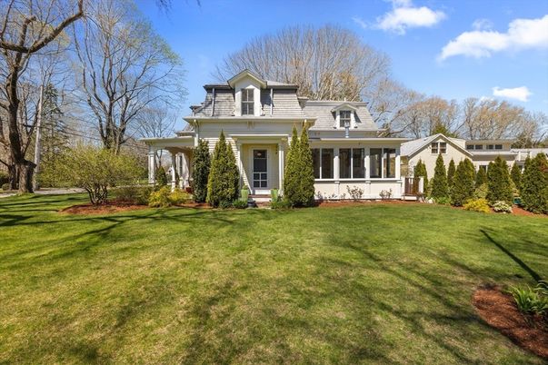 Backyard, Exterior, Facade, Cape Cod