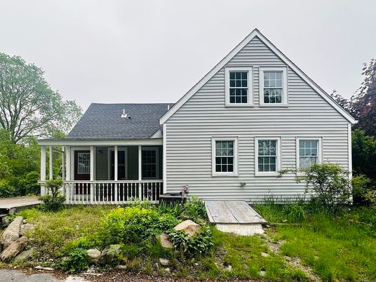 Backyard, Exterior, Facade, Farmhouse