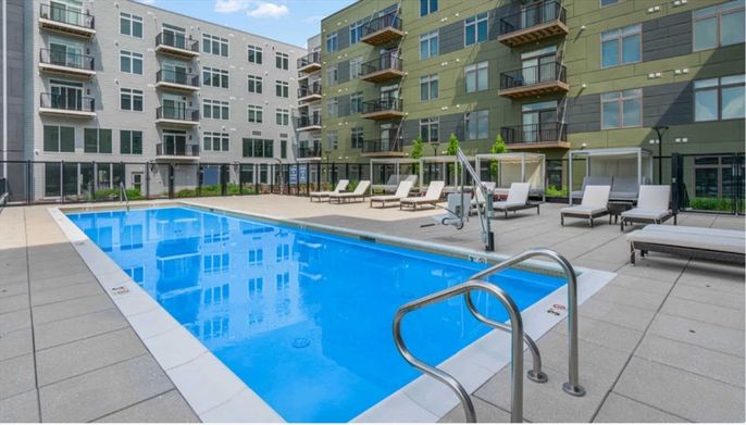 Exterior, Pool
