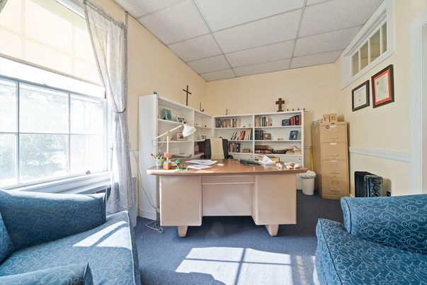 Home Office, Interior