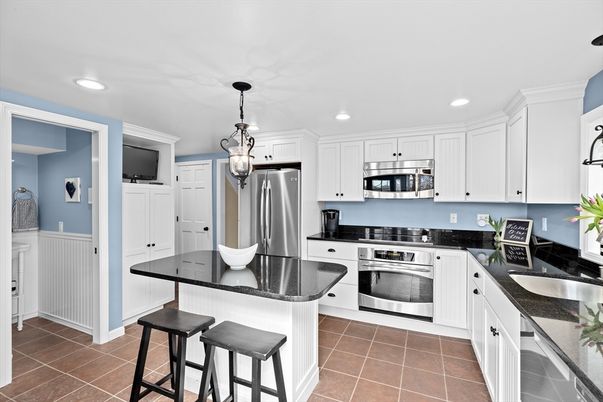 Interior, Kitchen, Pendant Lights, Recessed Lighting, Stainless Steel Appliances