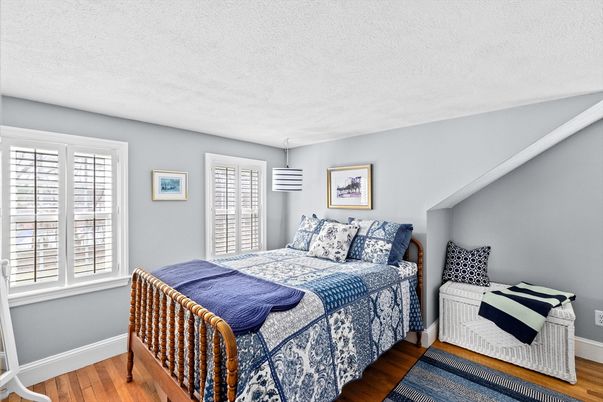 Bedroom, Interior, Pendant Lights, Wood Texture Flooring