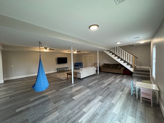 Interior, Recessed Lighting, Wood Texture Flooring