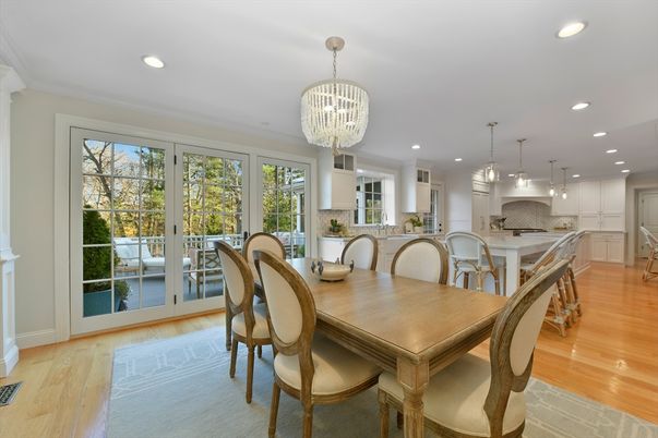 Chandelier, Dining room, Interior, Kitchen, Pendant Lights, Recessed Lighting, Wood Texture Flooring