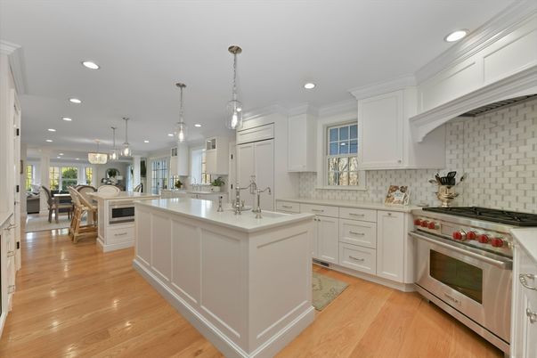 Chandelier, Dining room, Interior, Kitchen, Pendant Lights, Recessed Lighting, Stainless Steel Appliances, Wood Texture Flooring