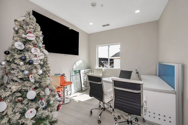 Home Office, Interior, Recessed Lighting, Wood Texture Flooring