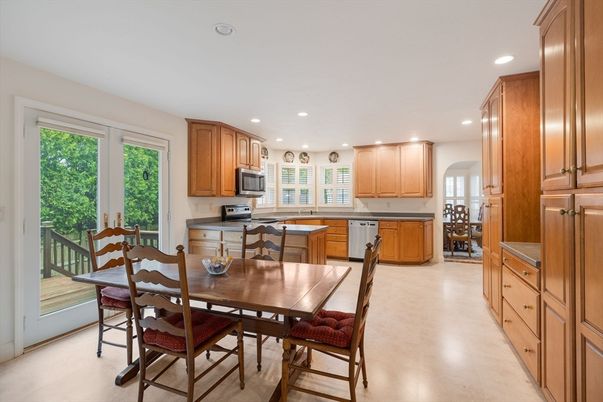 Dining room, Interior, Kitchen, Recessed Lighting, Stainless Steel Appliances