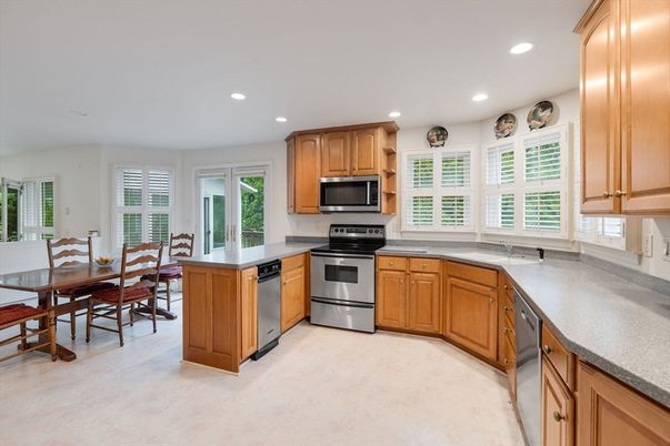 Dining room, Interior, Kitchen, Recessed Lighting, Stainless Steel Appliances