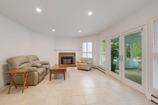 Fireplace, Interior, Living room, Recessed Lighting