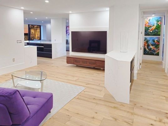 Interior, Living room, Recessed Lighting, Wood Texture Flooring