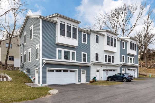 Attached, Exterior, Facade, Rowhouse