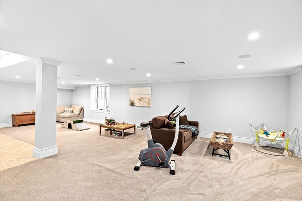 Fitness Equipment, Interior, Living room, Recessed Lighting