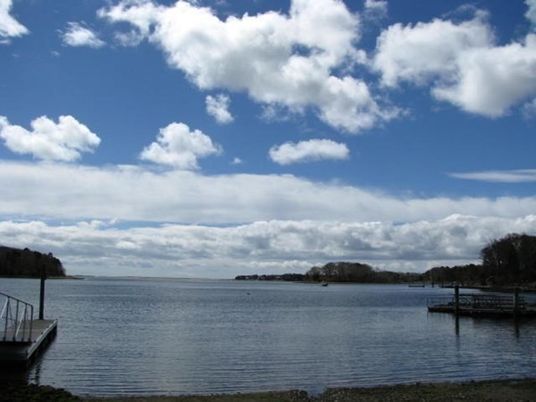 Exterior, Lake