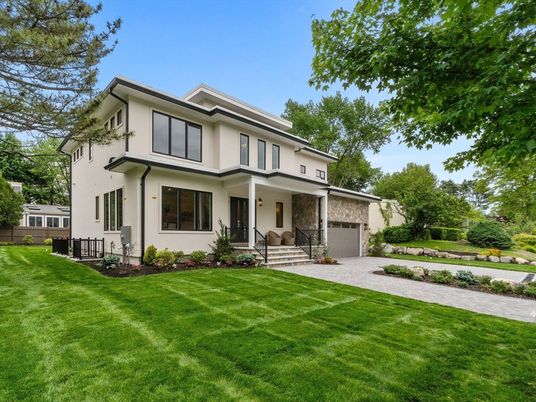 Attached, Backyard, Exterior, Facade, Modern