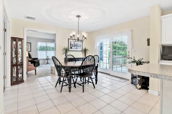 Chandelier, Dining room, Interior, Living room