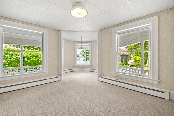 Empty room, Interior, Pendant Lights