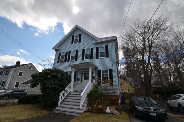 Exterior, Facade, Queen Anne Victorian