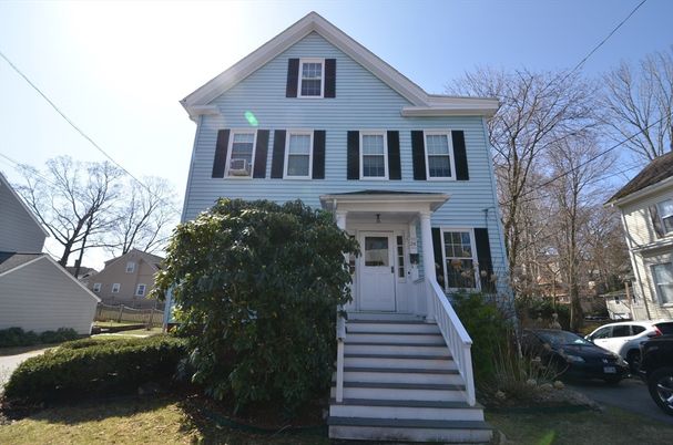 Exterior, Facade, Queen Anne Victorian