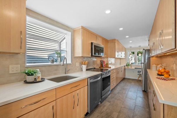 Interior, Kitchen, Pendant Lights, Recessed Lighting, Stainless Steel Appliances