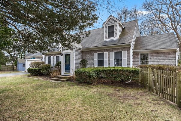 Exterior, Facade, Cape Cod