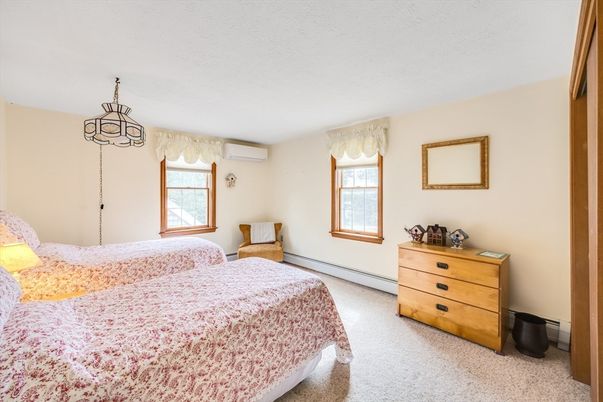 Bedroom, Interior, Pendant Lights