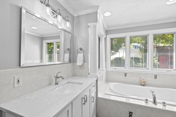 Bathroom, Dual Sink Vanities, Interior, Recessed Lighting