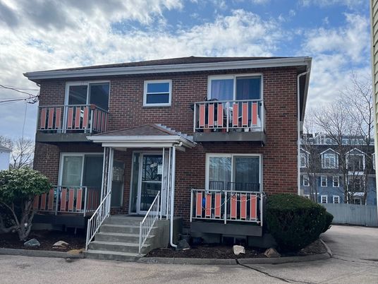Exterior, Facade, Brick Facade, Rowhouse