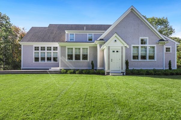 Exterior, Facade, Farmhouse