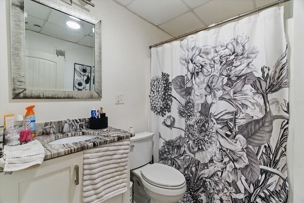 Bathroom, Interior, Recessed Lighting