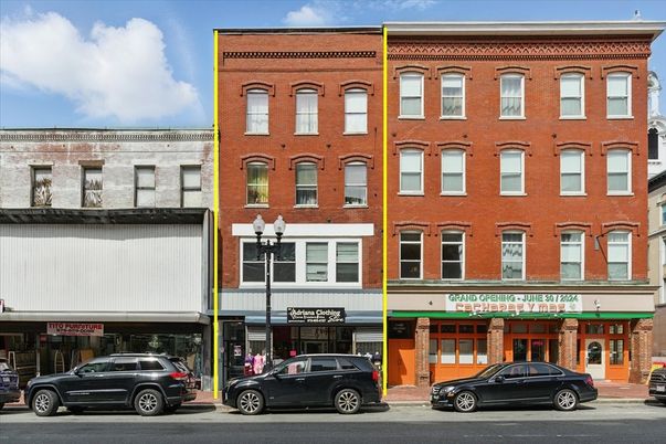 Exterior, Facade, Brick Facade, Rowhouse