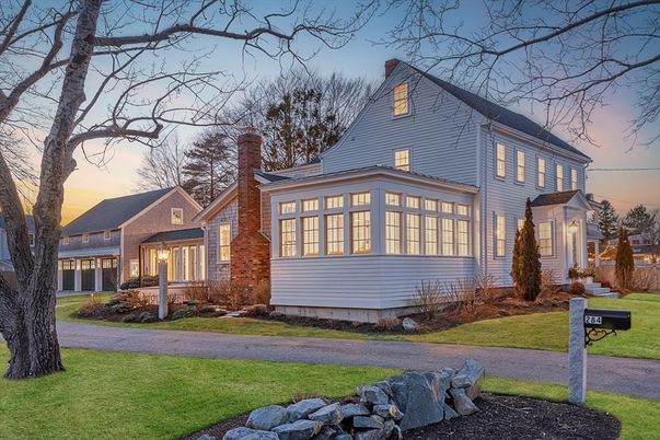 Exterior, Facade, Brick Facade, Queen Anne Victorian
