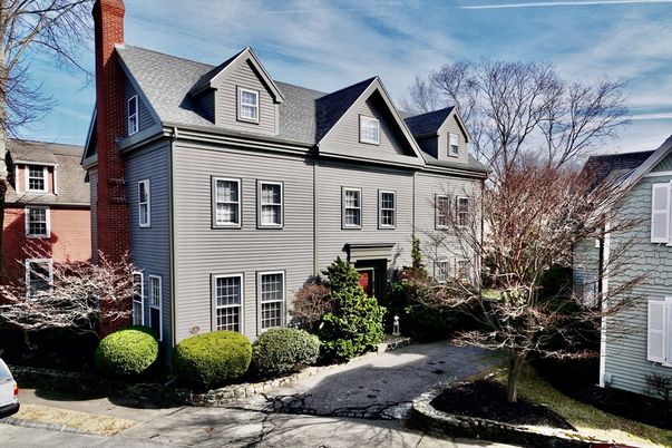 Exterior, Facade, Georgian