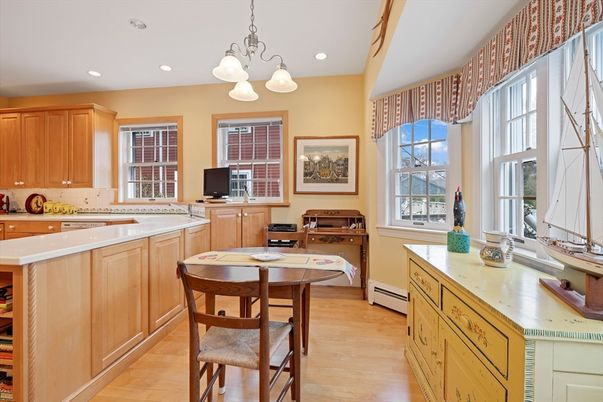 Chandelier, Dining room, Interior, Kitchen, Recessed Lighting, Wood Texture Flooring