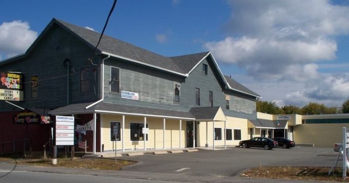 Attached, Exterior, Facade, American Craftsman