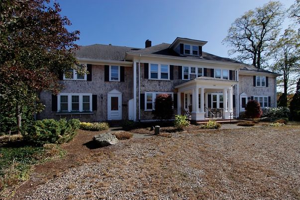 Exterior, Facade, Brick Facade, Georgian