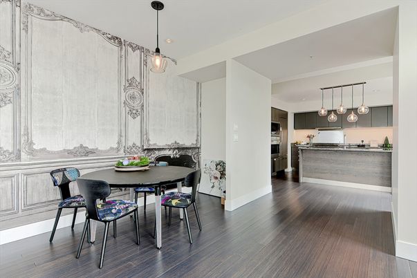 Dining room, Interior, Kitchen, Pendant Lights, Recessed Lighting, Wood Texture Flooring