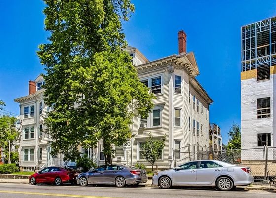 Exterior, Facade, Queen Anne Victorian