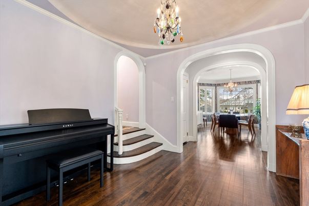 Chandelier, Dining room, Interior, Piano, Wood Texture Flooring