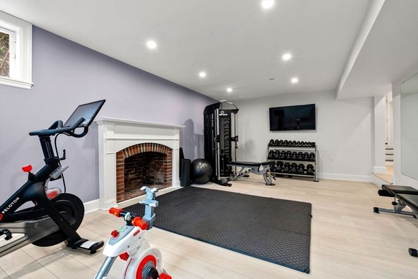 Fitness Equipment, Interior, Recessed Lighting, Wood Texture Flooring