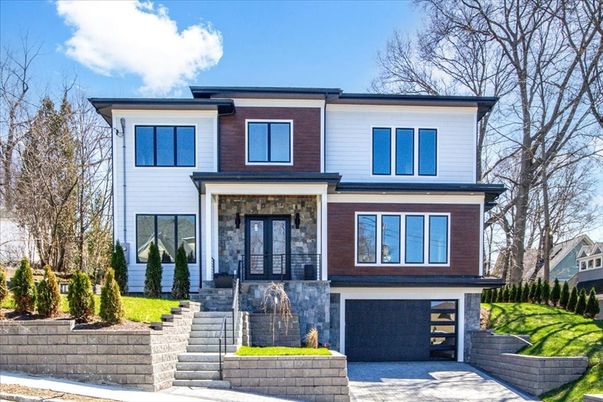 Attached, Exterior, Facade, Modern